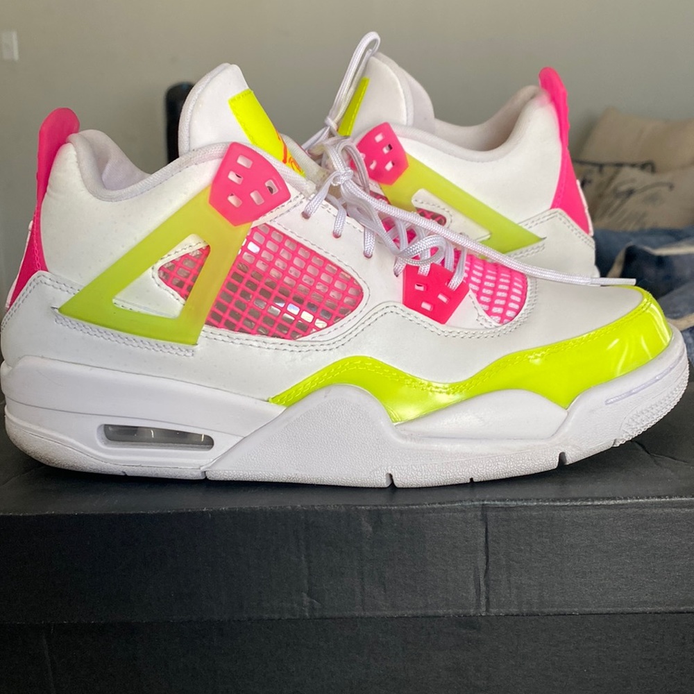 Air Jordan 4 Retro